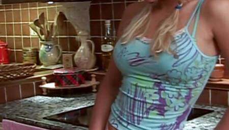 Superb blonde babe with an amazing curvy body adores a hard cock