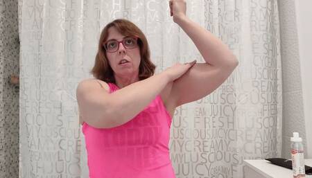 Oil smeared arms, shoulders and traps - Bras, épaules et trapèzes enduits d'huile