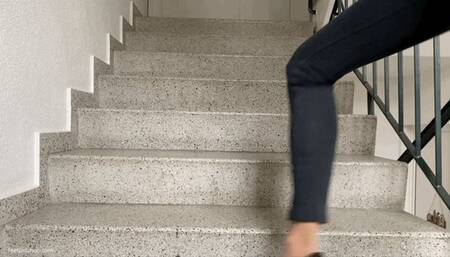 GIRL LOST HER SHOE RUNNING UP THE STAIRS - MOV HD