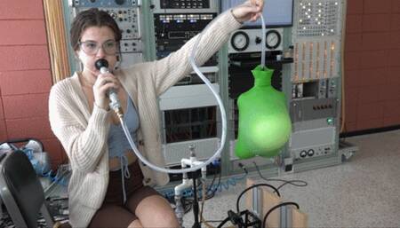 Nathalia Blows and Pumps a Ukrainian Hot Water Bottle (MP4 - 720p)