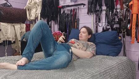 Trans slave faceslapped and compulsed to orgasm in a chastity belt (wmv)