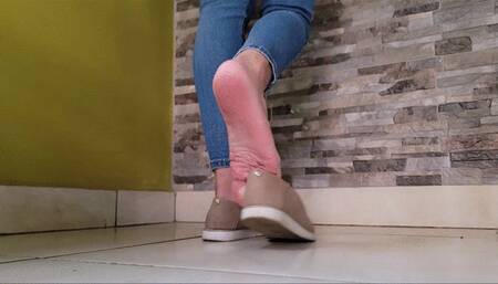 Stand Shoeplay in Flats by Fer