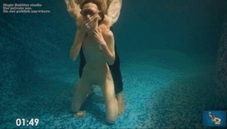 618-3 Lara and Aoro_ Naked underwater learning Part 3