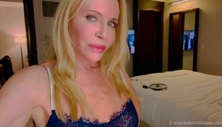 Birthday Bubble Bath Smother! Fightbabe Face Sits & Smothers the Evil Dr Putz!