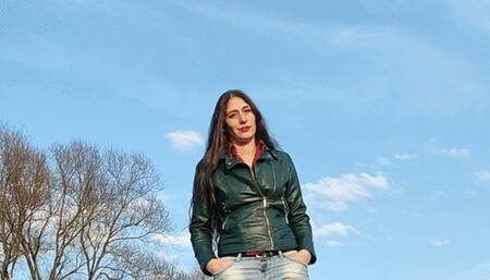 Mistress Anita tramples the dirt