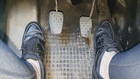 Sudden Brake Failure in Mazda Nike Sneakers WMV