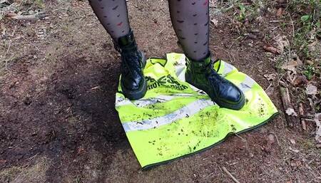 Vest Trample Outdoor in Dr Martens