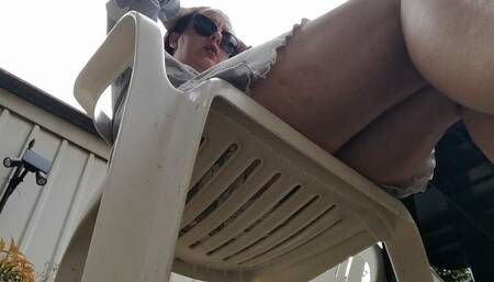 Sexy farts in public garden 4K