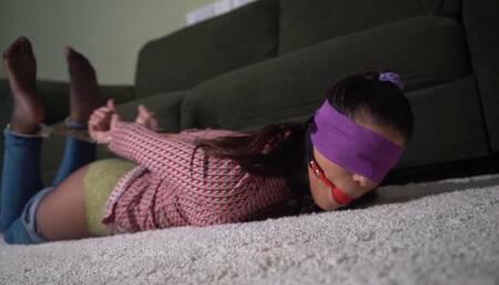 3091 Veronika in Tights and Cuffs Game