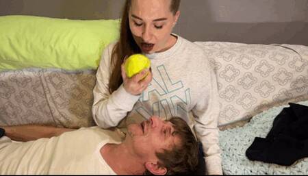 052Ber Princes Bertie Spitting in the mouth, Spit Fetish [wmv]