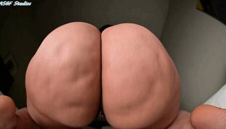 Nixlynka twerking her geat big booty! - MP44