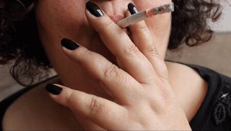 Dolce Amaran smoking a cigarette and showing feet teasing ashtray boys FOR MOBILE DEVICE USERS- SMOKING - SMOKING DOMINATIONS - EXTREME CLOSE-UP - SMOKER - SMOKING - SMOKING FETISH - MATURE WOMAN - NO MAKEUP - FEET - WIGGLING TOES - WEDGE FLIP FLOP