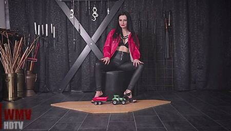 Crushing With Wooden Mules (HDTVWMV) – Lady Amira