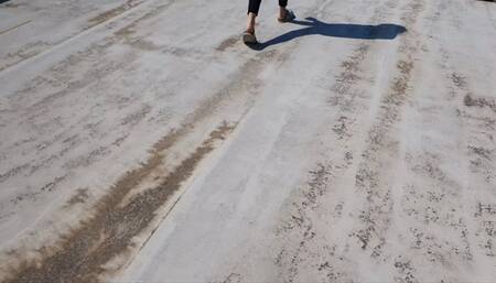 5 ONE SHOE VIDEO IN 1! EXCAPE FROM DANGER, LOSING A SHOE ( A LOT OF MODELS) AND RUN BAREFOOT!