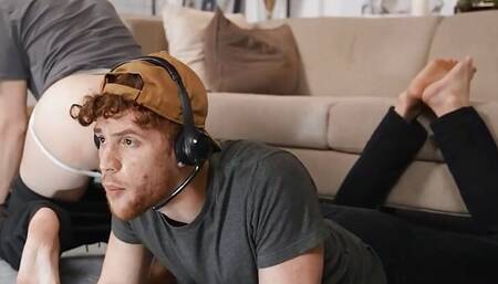 Chris White Finally Stops Gaming When He Realises His BF Troye Dean Was Having An Intense Orgasm - TWINKPOP