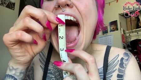 Big Mouth Measuring and Gagging on Hand