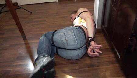 2306nCHEYENNE-Kept captive