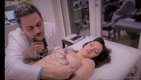 Pincookie: ECG - Pincookie: EKG (Med exam, Medical Fetish)