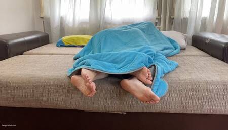 MORNING BARE FEET UNDER BLANKET AND SEXY BED FOOTSIE - MP4 HD