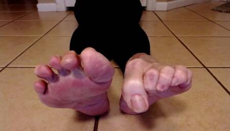 Toe Wiggling Au Naturel