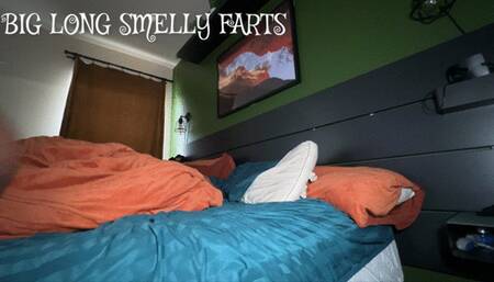Long, Loud Farts in Bedtime Fun!