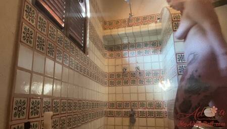 Shower and Shave in Mexico (mp4)