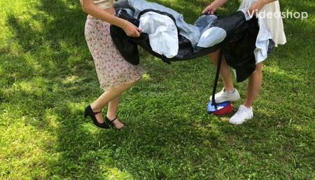 2 girls with high heels vs orca