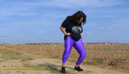 Fat brunette pe in her plum tights outdoor and make a big puddle of pee in the dust