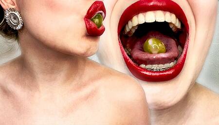 Red Lips & Berries CUSTOM