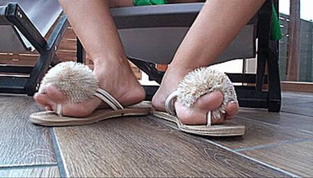 barefoot big feet (1920x1080 HD) MP4