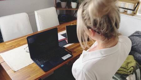 Down blouse virtual hand job