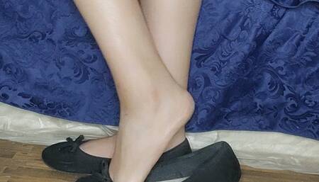 Heel popping in ballet flats