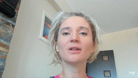 NikkiD1amond ear lobs playing 4K video