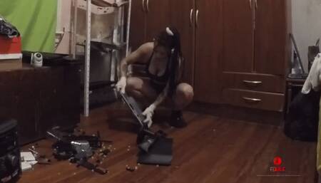 Bodybuilder woman destroys a monitor with her enormous strength AVI HD CAM 1