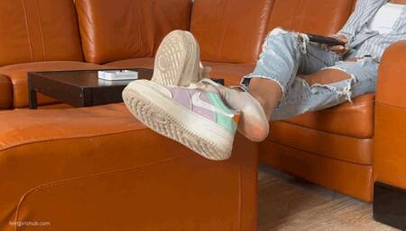 SWEATY FEET AND DIRTY RIPPED SOCKS - MP4 Mobile Version