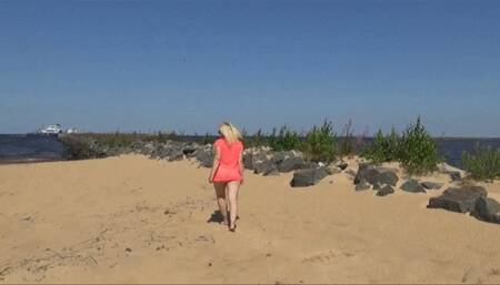 Nude lady in front of ships