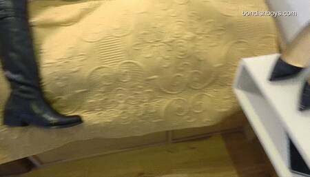 NYLON & TAPE MUMMIFICATION WITH NAOMI ROUGE