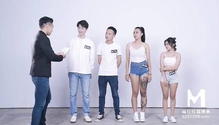 Cover-girl wench at role play sex