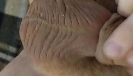Ever tried to cum with a numb cock?!