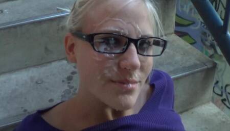 Parkhaus Quickie mit WAHNSINNS FACIAL