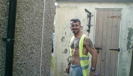 Carl working in his filthy hi vis workwear give us a  nice cum shot in the shower