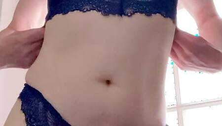 Wiggle wiggle, blue knickers down lol xoxoxo