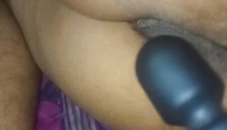 Bhabhi ne Devar se bodi masaz walimachine Se khoob masti se malwaya l