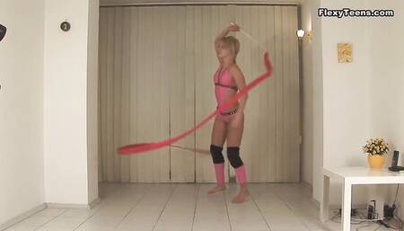 Queen's fit gymnast dirt by Flexy Teens