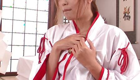 JAPANESE HOT GIRL SWALLOWS MASSIVE CUM AFTER A HOT GANG BANG