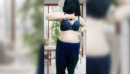 Arabian Orgasm Hijab - Hot Sweet Finger Dripping Pussy Desi Sexy Lebanon Hijab Girl Desi Sexy Showing Big Boobs