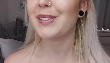 Holly Kitten erotic vibe