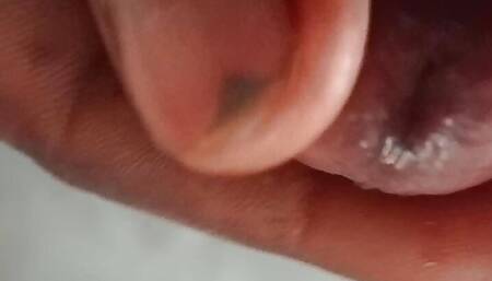 My land me se pani nikal raha hai chut ki chaht