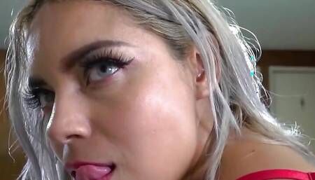 Chamel has a nice squirt on the bed