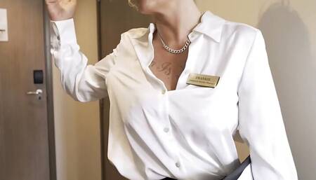 Grateful British MILF Filthy Frankie Takes Credit Cards For Dropping Her Panties Down - Shag Street
